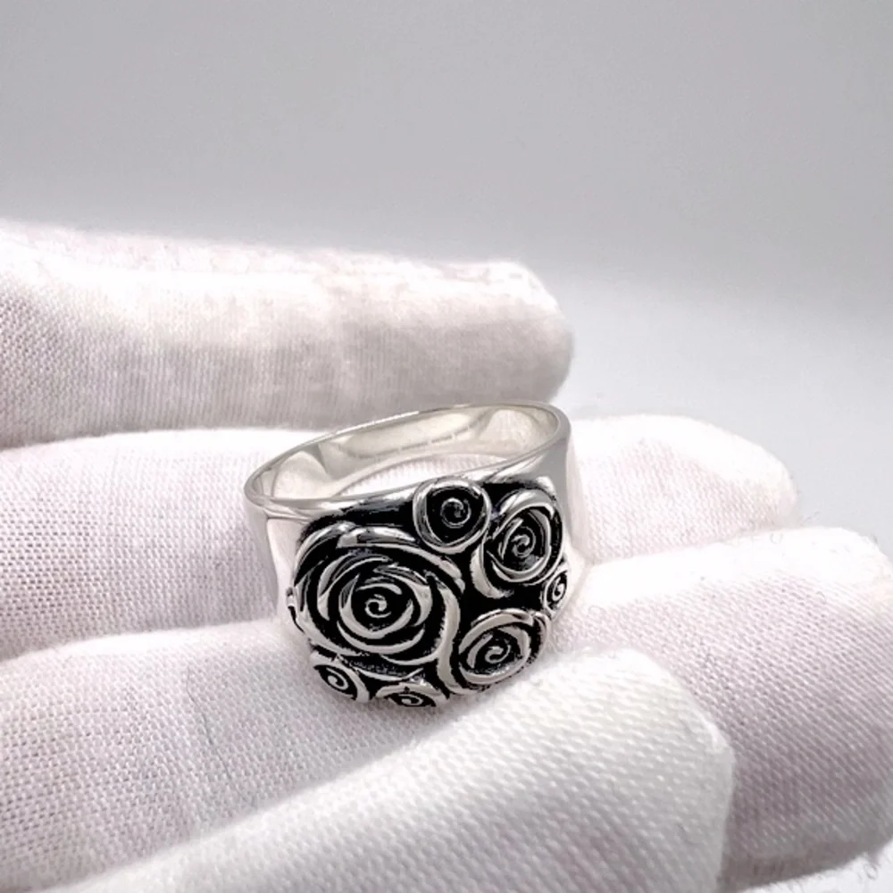 .925 Sterling Silver Roses Ring